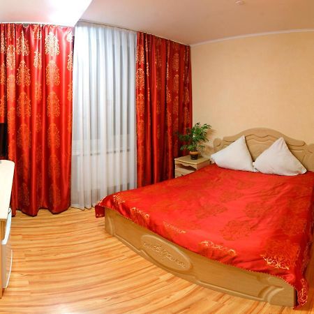 De Luxe Hotel Khmil'nyk Bagian luar foto