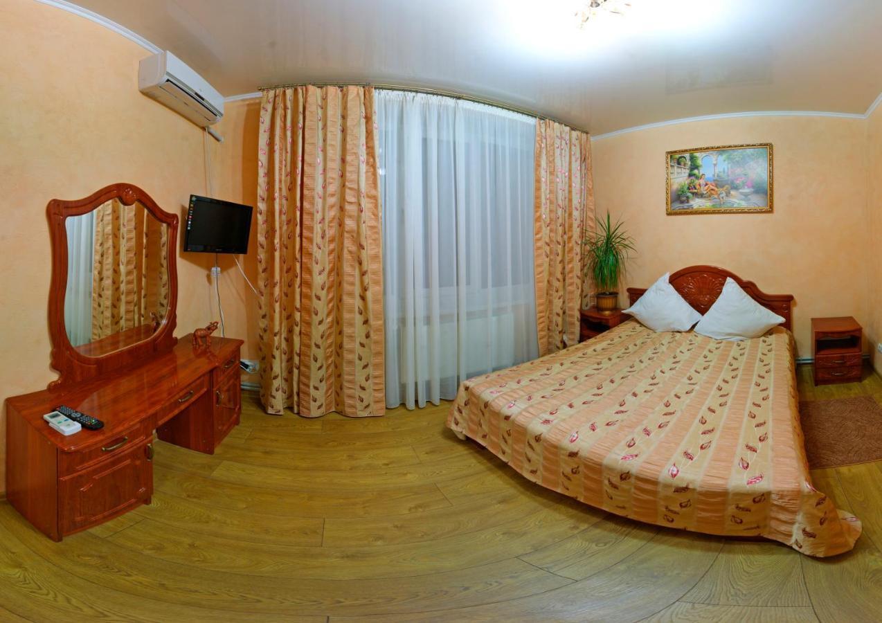 De Luxe Hotel Khmil'nyk Bagian luar foto