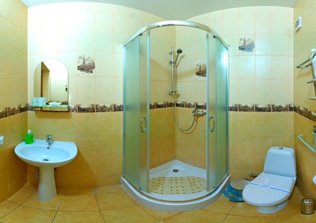De Luxe Hotel Khmil'nyk Bagian luar foto