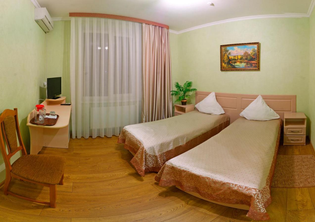 De Luxe Hotel Khmil'nyk Bagian luar foto
