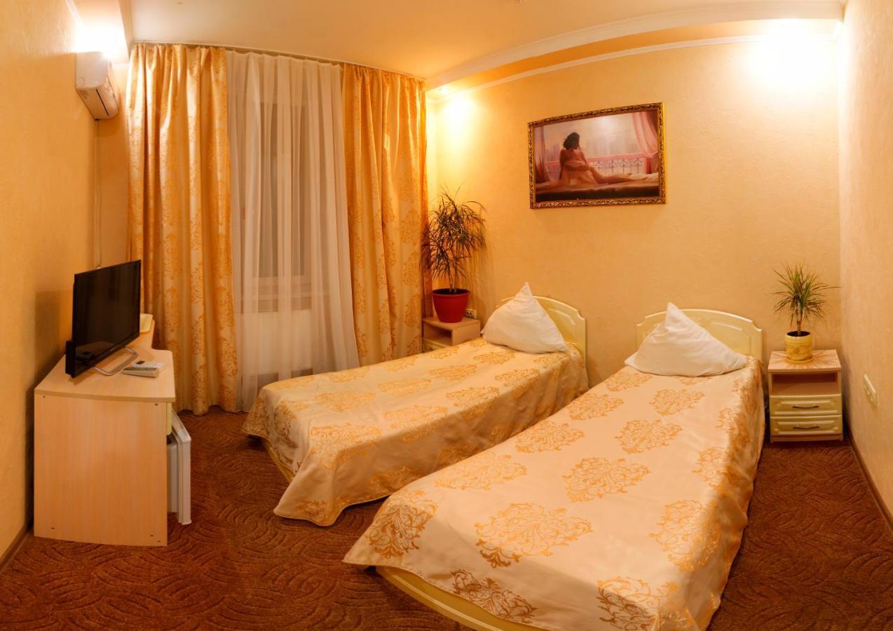 De Luxe Hotel Khmil'nyk Bagian luar foto