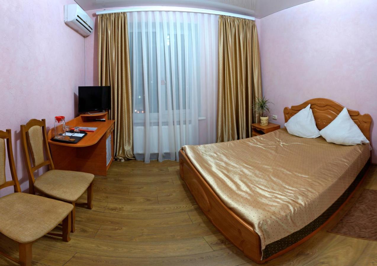 De Luxe Hotel Khmil'nyk Bagian luar foto